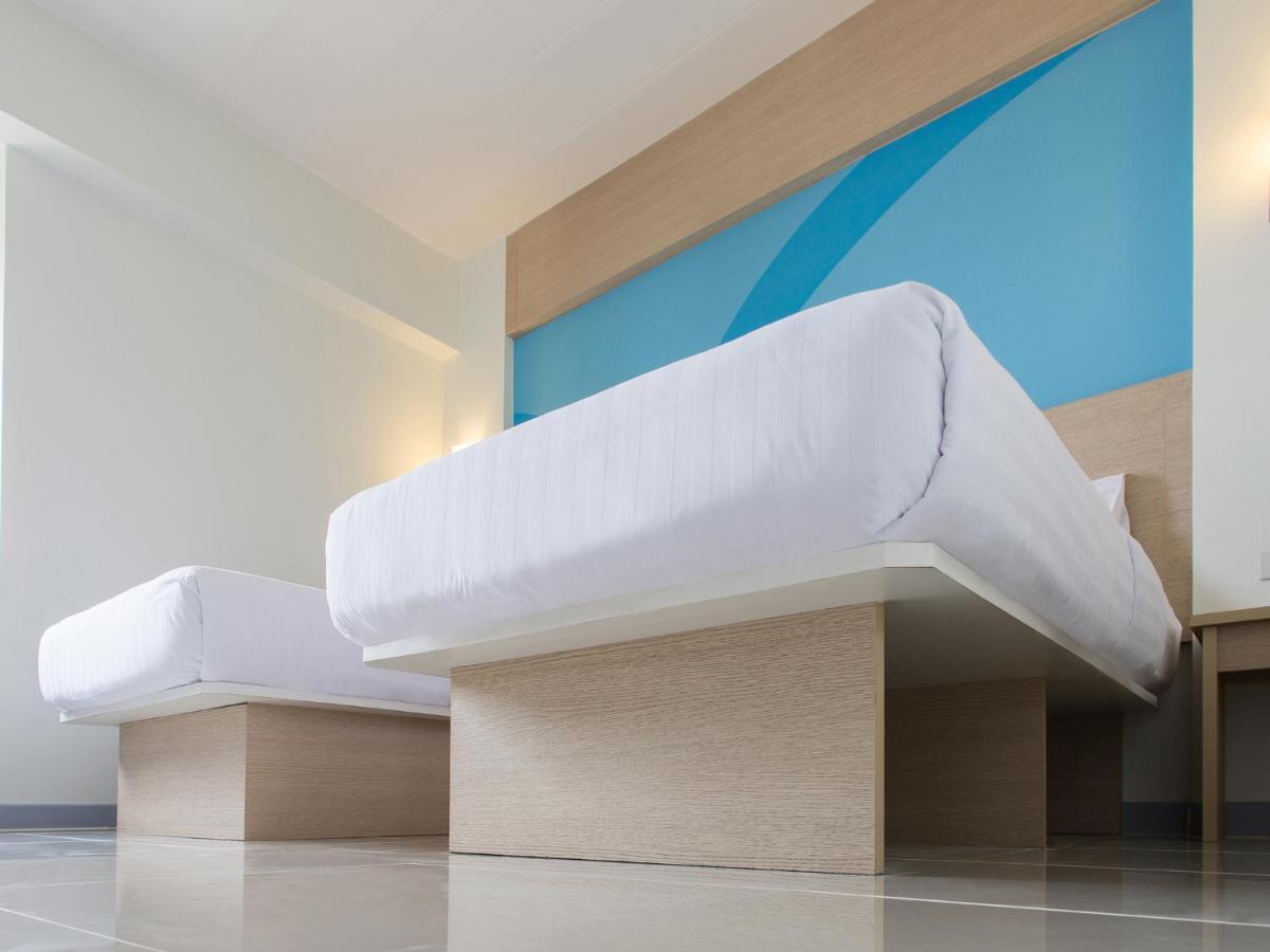 Hop Inn Phitsanulok Mittraphap Road Екстериор снимка
